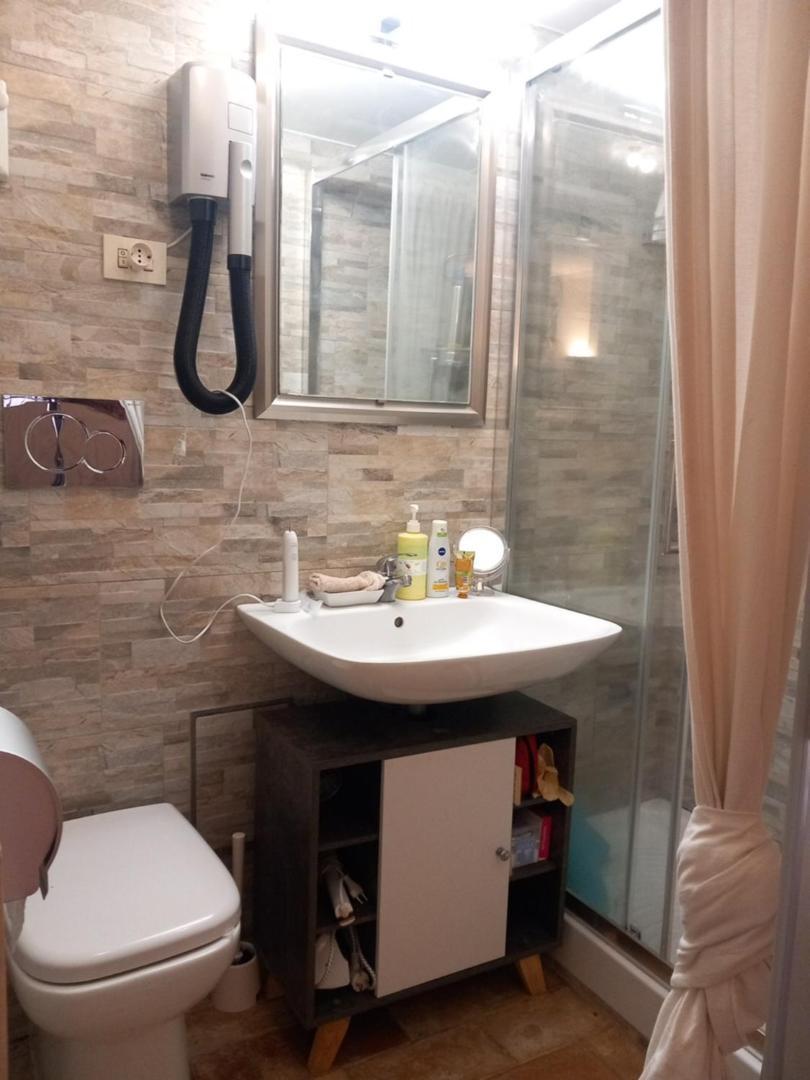 Domus Next Campo De'Fiori With Thermal Shower 罗马 客房 照片